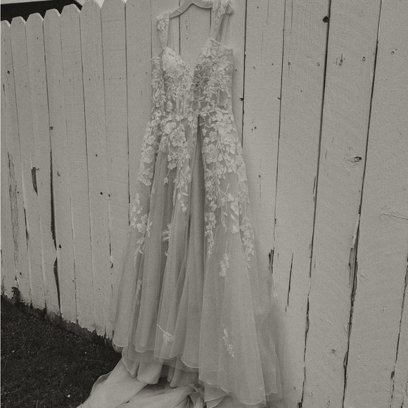 A Line Style Ivory. Tulle Flower Embellishments Glitter Removable Straps